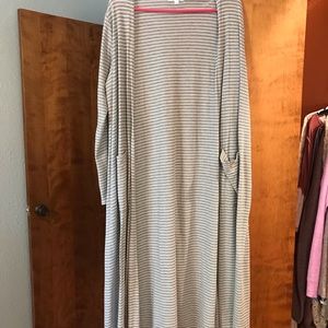 Grey & white lu la roe Sarah